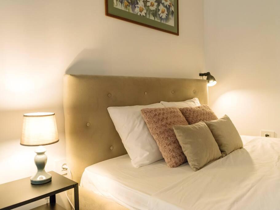 בוקרשט Cozy Studio Next To House Of Parliament מראה חיצוני תמונה
